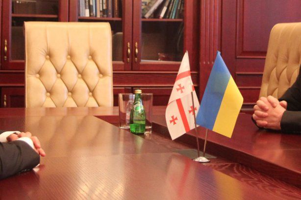Грузинские советники в Украине: “Хуже, чем сейчас, в Украине не будет, надо начинать меняться”