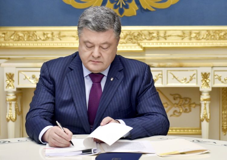 Порошенко затвердив санкції щодо 5 російських банків