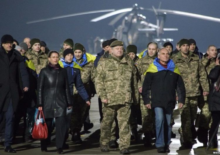 Зустріч звільнених українських полонених у Харкові