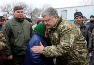 Порошенко відвідав звільнену від окупантів Катеринівку