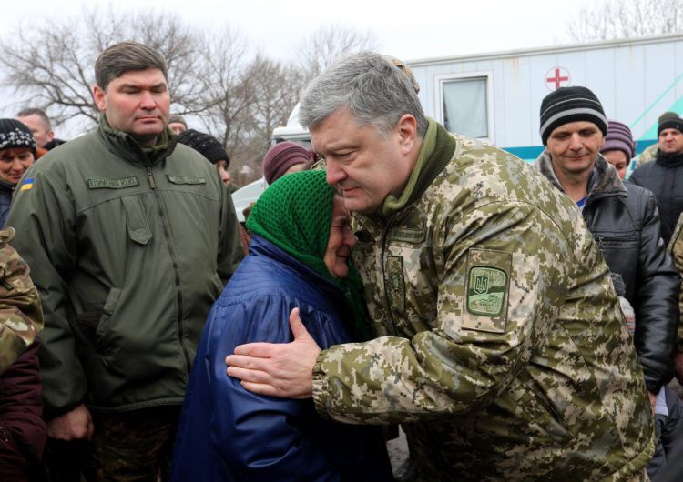 Порошенко відвідав звільнену від окупантів Катеринівку