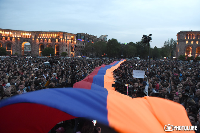 “Оксамитова” революція у Вірменії: чи зможе Єреван вийти з-під впливу Москви