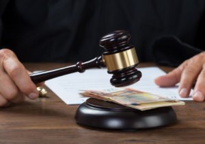 Зеленському вже готують судові підстави для розпуску парламенту. – Азаров схвалює