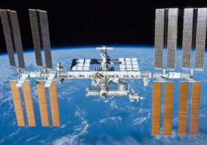 NASA підписало контракт на відправку першого туриста на МКС