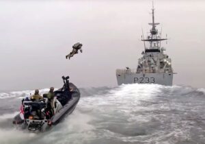 Royal Marines навчаються техніці абордажу з реактивними ранцями (відео)