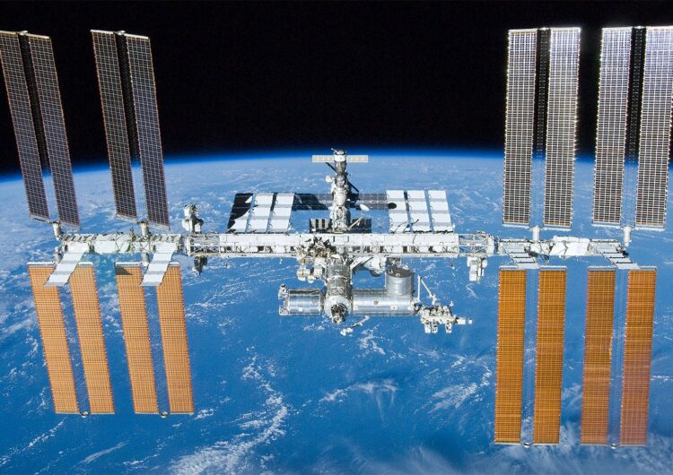 NASA підписало контракт на відправку першого туриста на МКС