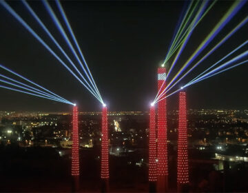 “Dnipro Light Flowers”: унікальна лазерна арт-істаляція у Дніпрі