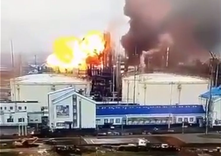 Пожежа на російському НПЗ в Усть-Лугу після удару українського дрона