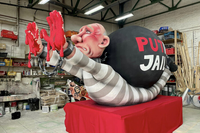 Кривавий Путін