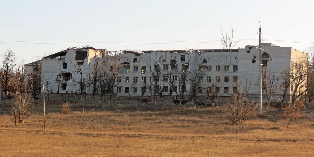 Розбитий корпус психіатричної лікарні 